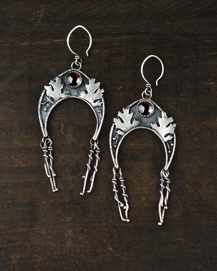 ALCHEMY GOTHIC: Hornet's Nest Earring 左耳 - アクセサリー